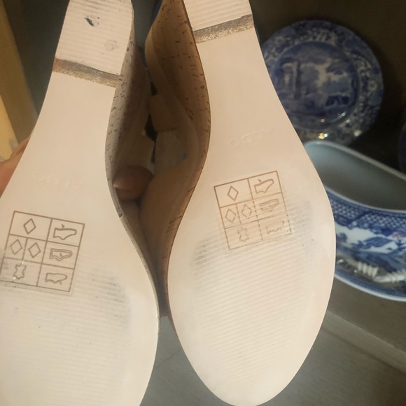 Brand new nude wedges - Picture 4 of 8